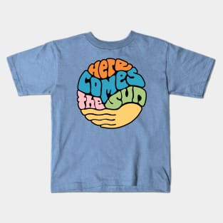 Here Comes the Sun Groovy Word Art Kids T-Shirt